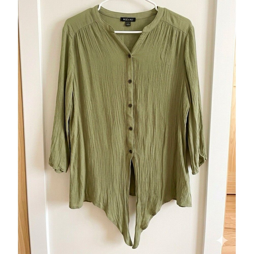 Roz & Ali Women’s L Green Solid Split Neck 3/4 Sleeve Button Front Blouse